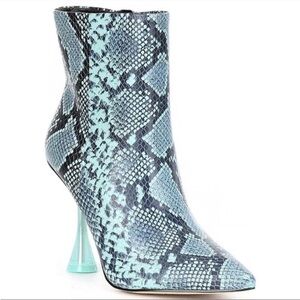 NEW Gianni Bini Fawlie Blue Snake Print Leather Clear Flared Heel Booties Size 6